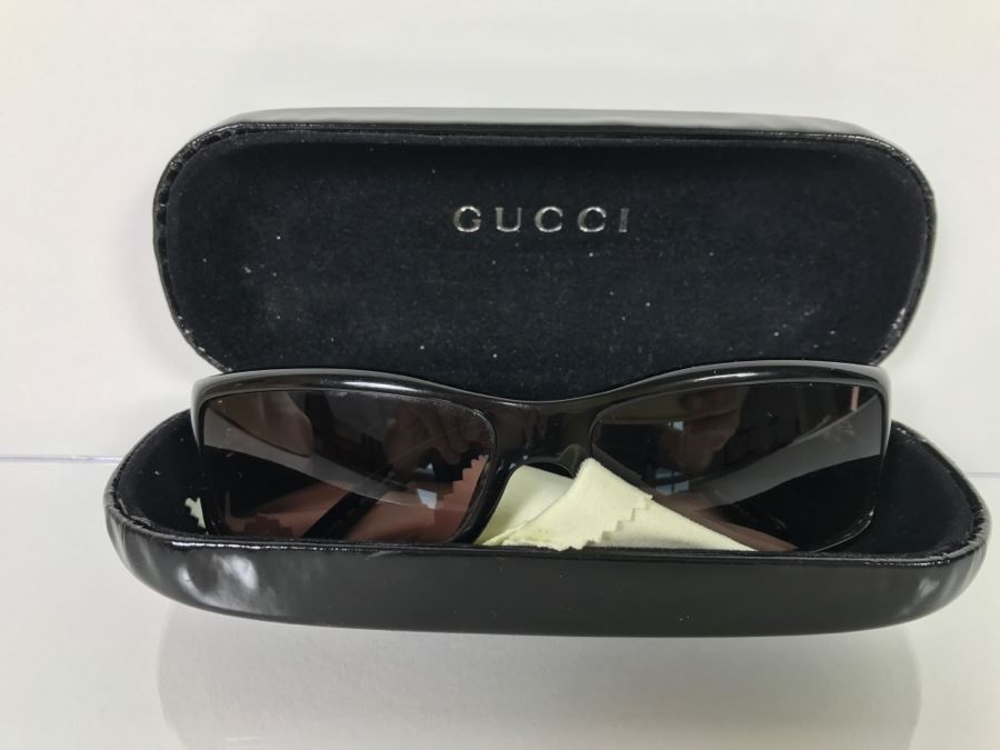 GUCCI Women's Sunglasses With Case [Photo 6]