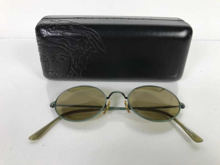 Versus Gianni Versace Women's Sunglasses With Case [Photo 4]