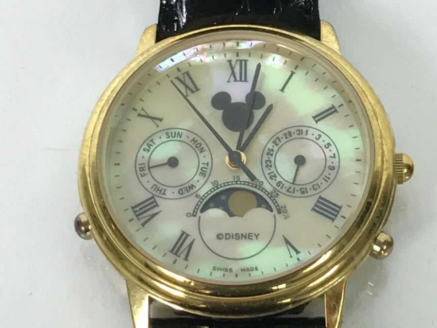 DISNEY Mickey Mouse Watch [Photo 1]