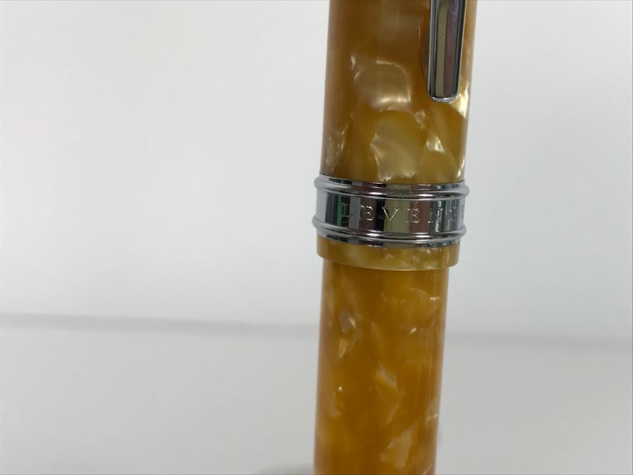 Pair Of LEVENGER Fountain Pens [Photo 5]