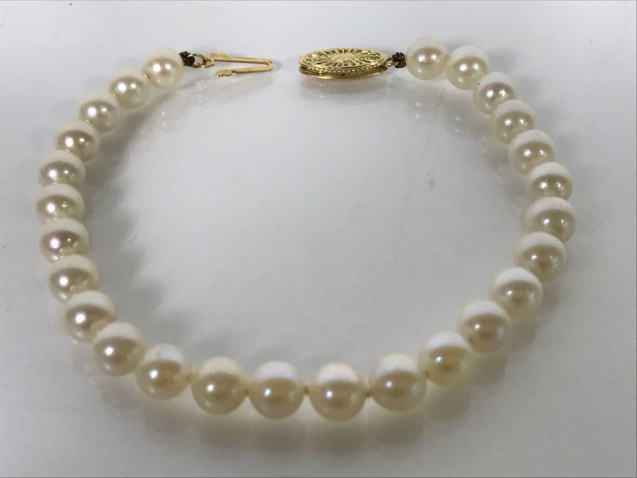 Individually Knotted Pearl Bracelet With 14K Yellow Gold Clasp