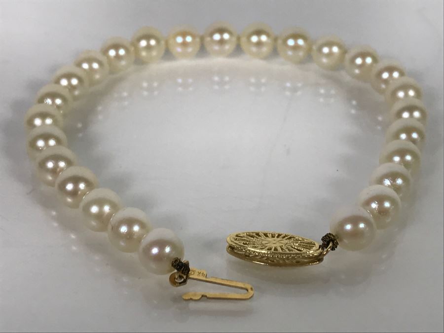 Individually Knotted Pearl Bracelet With 14K Yellow Gold Clasp [Photo 9]
