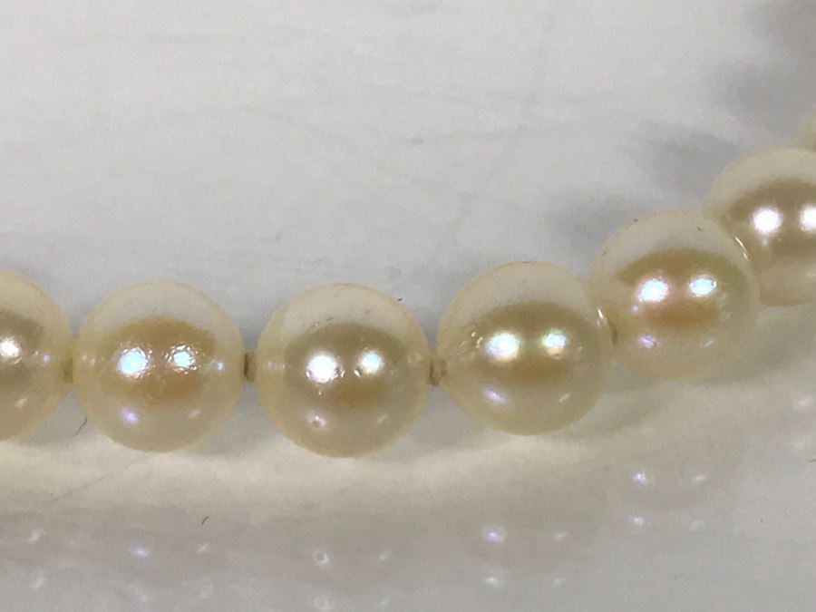 Individually Knotted Pearl Bracelet With 14K Yellow Gold Clasp [Photo 6]