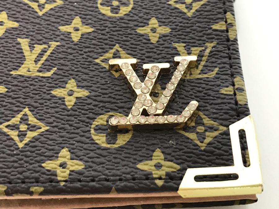 LOUIS VUITTON Monogram Cellphone Case [Photo 3]