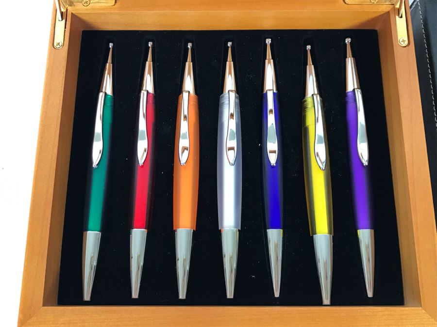 Various Ballpoint Pens With Storage Display Cases [Photo 5]