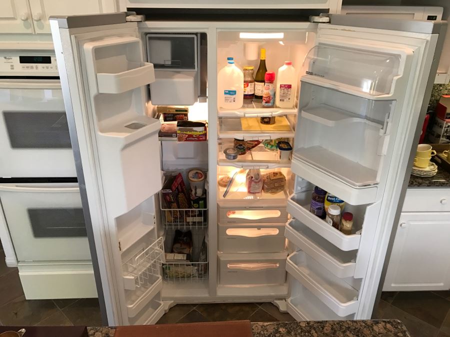 White JENN-AIR Refrigerator With Wood Paneling Model No JCD2289AT 22.2 Cu Ft [Photo 8]