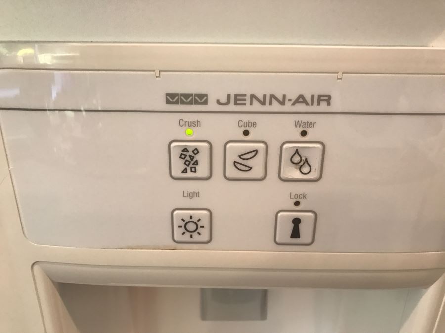 White JENN-AIR Refrigerator With Wood Paneling Model No JCD2289AT 22.2 Cu Ft [Photo 6]