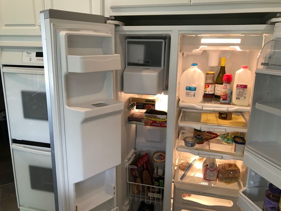 White JENN-AIR Refrigerator With Wood Paneling Model No JCD2289AT 22.2 Cu Ft [Photo 13]