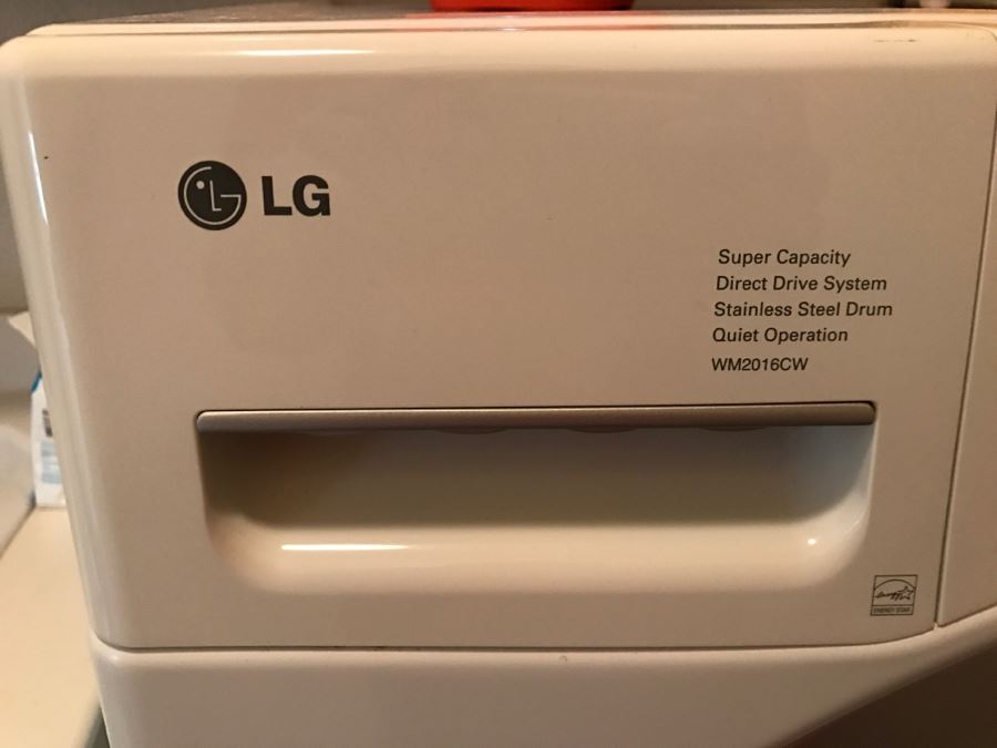 LG White Front Load Washer Super Capacity Quiet Operation Washing Machine WM2016CW Like New [Photo 4]
