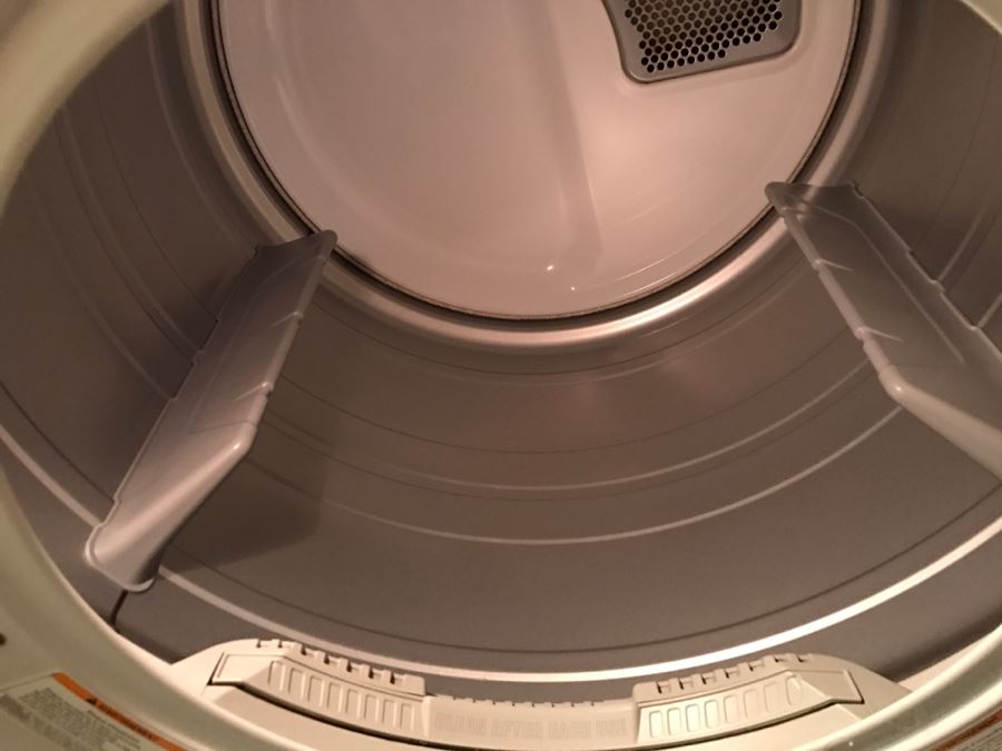 LG Gas Dryer DLG2526W Super Capacity Quiet Operation Like New