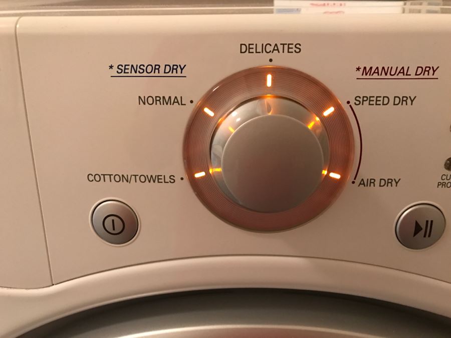 LG Gas Dryer DLG2526W Super Capacity Quiet Operation Like New