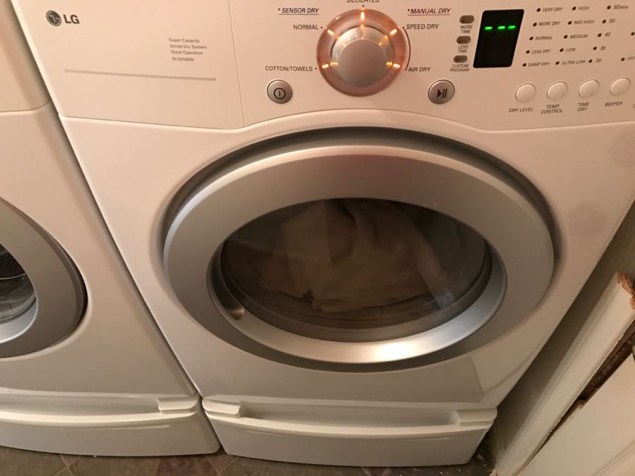 LG Gas Dryer DLG2526W Super Capacity Quiet Operation Like New [Photo 1]