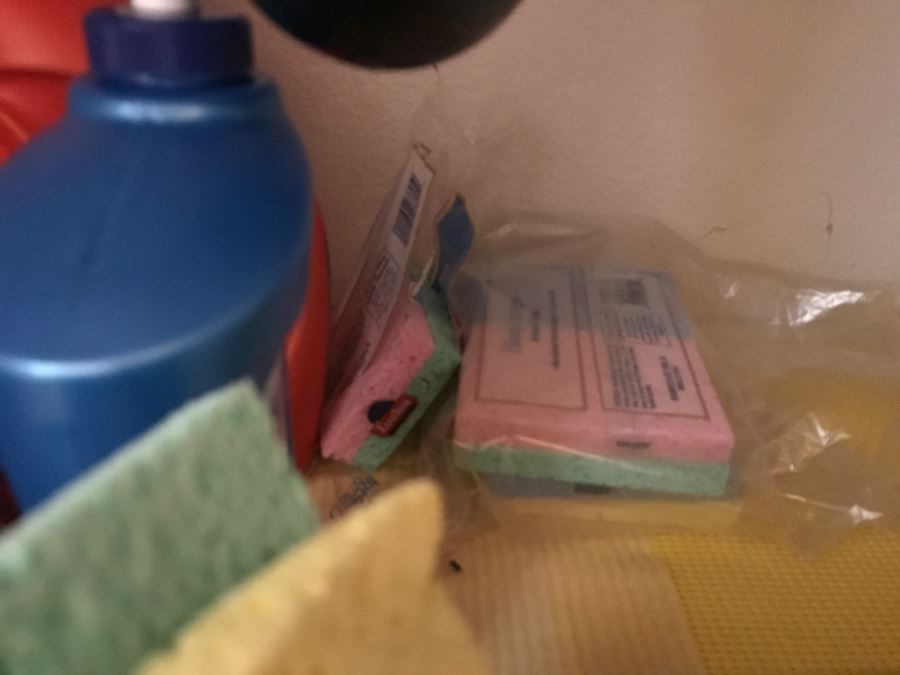 Cleaning Supplies Lot [Photo 6]