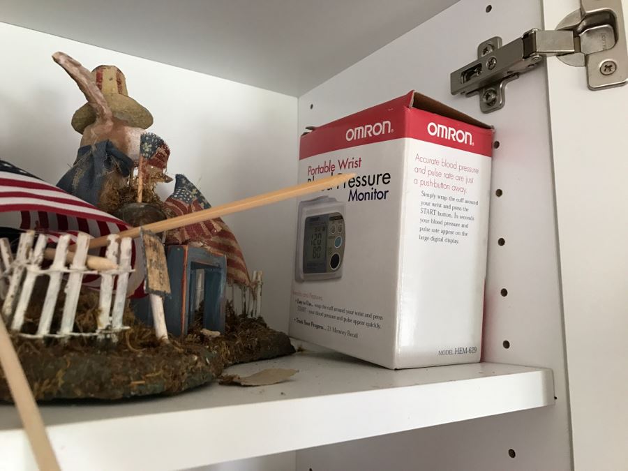 Home Decor, Candle, Towel Lot - See Photos [Photo 15]