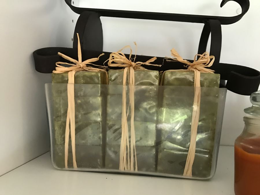 Home Decor, Candle, Towel Lot - See Photos [Photo 12]