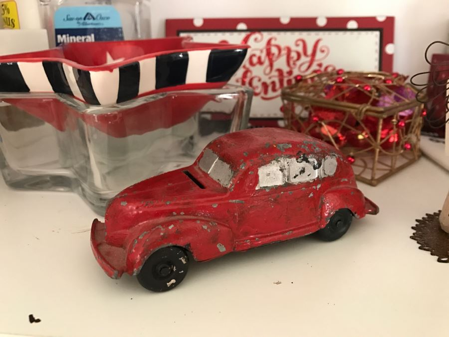 Home Decor, Candle, Towel Lot - See Photos [Photo 4]