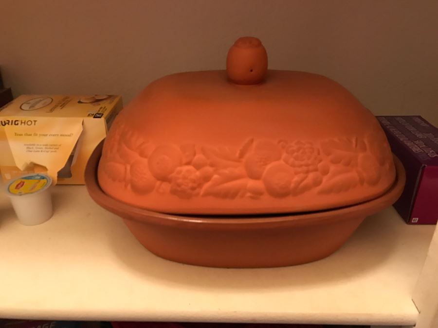 Pantry Lot Includes Swiffer Wet Jets With Supplies, Light Bulbs, Dirt Devil, Batteries, KEURIG Coffees - See All Photos [Photo 13]