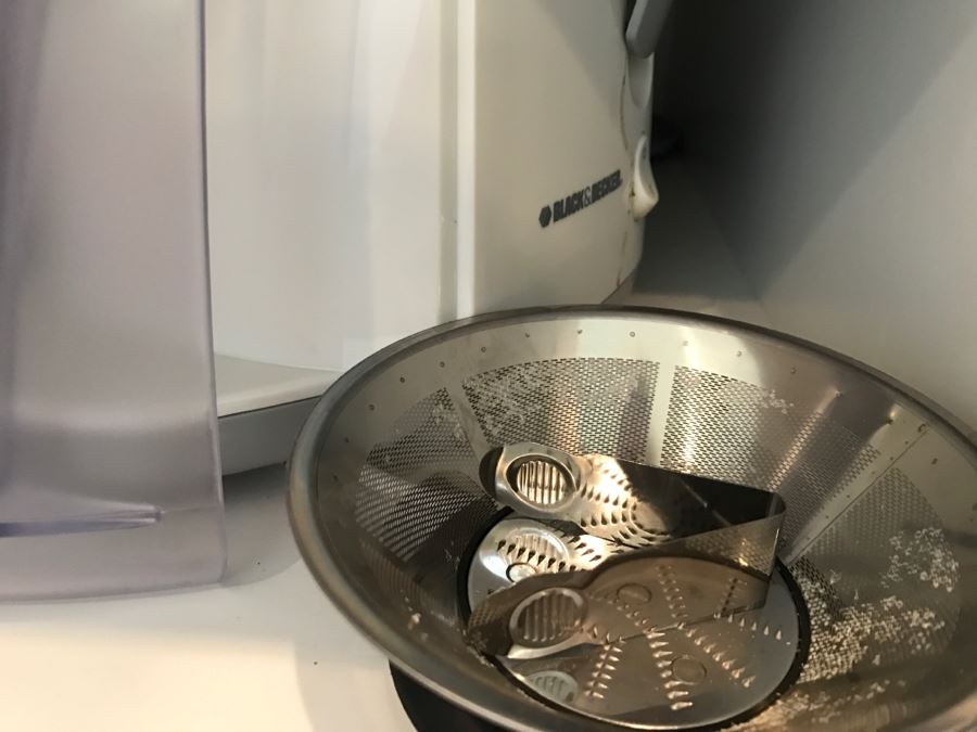 Kitchen Cupboard Lot [Photo 8]