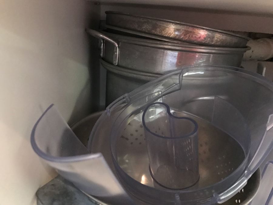 Kitchen Cupboard Lot [Photo 7]