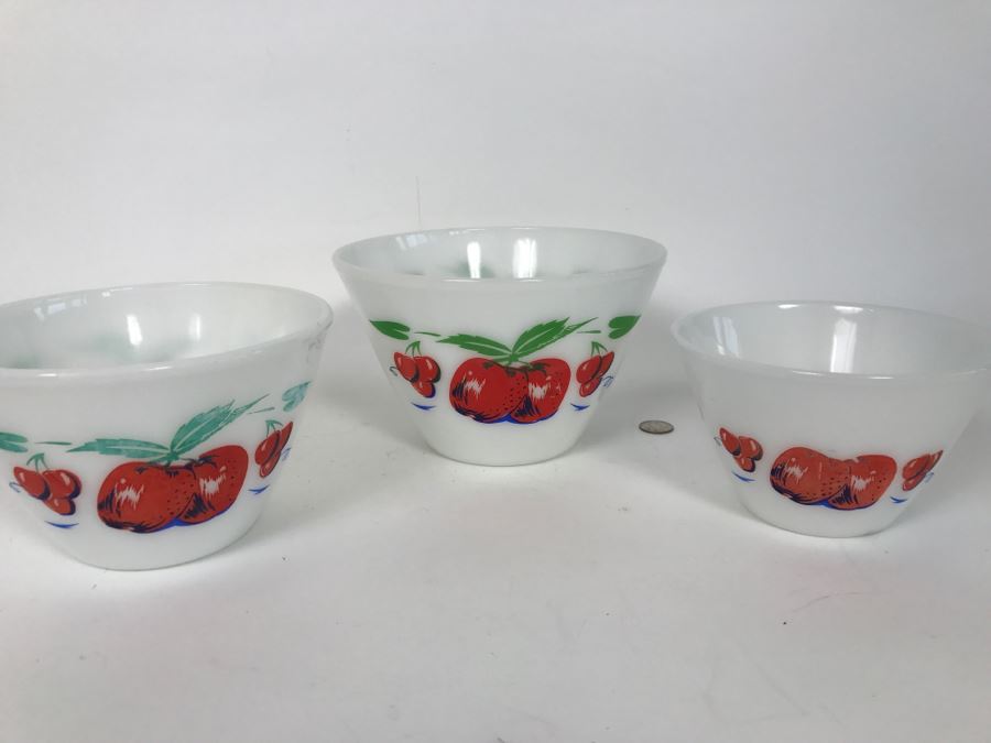 Vintage 1950's Set Of (3) Fire King Nesting Bowls Apples And Cherries