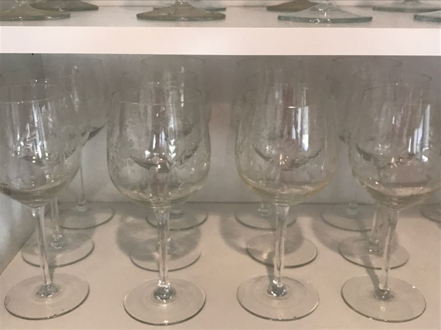Set Of (36) Vintage Etched Glass Stemware Glasses Made In Roumania Romania Some Glasses With Original Labels [Photo 11]