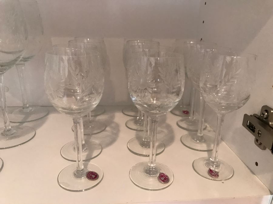 Set Of (36) Vintage Etched Glass Stemware Glasses Made In Roumania Romania Some Glasses With Original Labels [Photo 8]