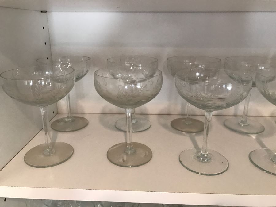Set Of (36) Vintage Etched Glass Stemware Glasses Made In Roumania Romania Some Glasses With Original Labels [Photo 13]