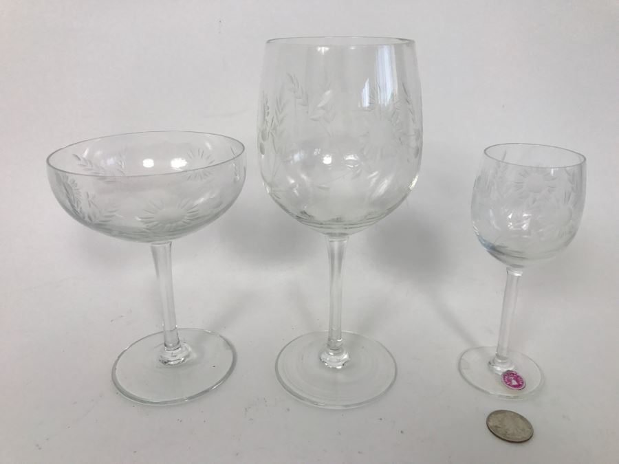 Set Of (36) Vintage Etched Glass Stemware Glasses Made In Roumania Romania Some Glasses With Original Labels [Photo 2]