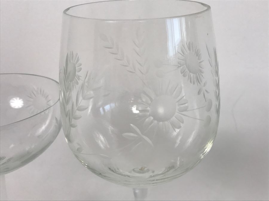 Set Of (36) Vintage Etched Glass Stemware Glasses Made In Roumania Romania Some Glasses With Original Labels [Photo 6]