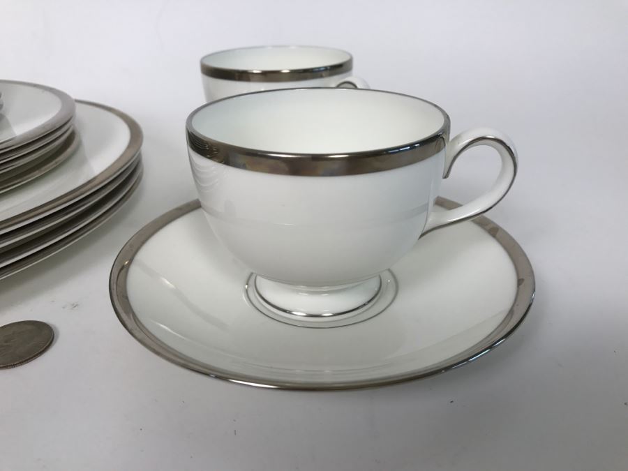 Elegant WEDGWOOD Bone China England Service For (4) Plates, Cups And Saucers Silver Rim [Photo 6]