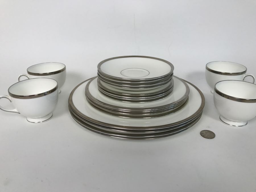 Elegant WEDGWOOD Bone China England Service For (4) Plates, Cups And Saucers Silver Rim