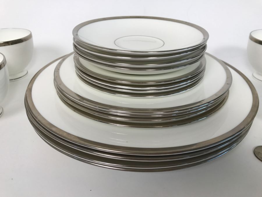 Elegant WEDGWOOD Bone China England Service For (4) Plates, Cups And Saucers Silver Rim [Photo 4]