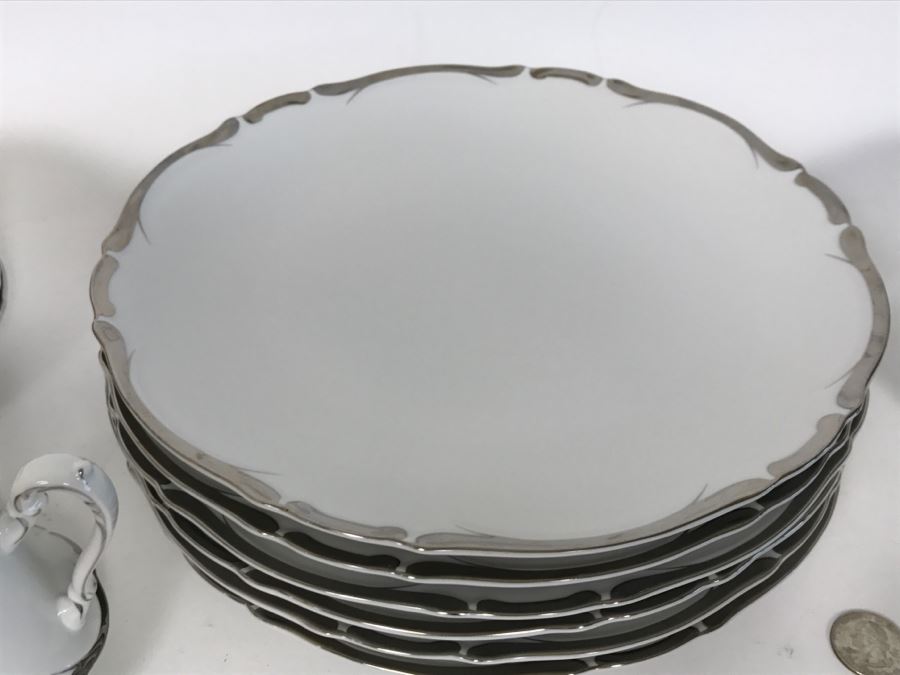 Large Starlight Fine China Set From Japan Silver Rim [Photo 18]