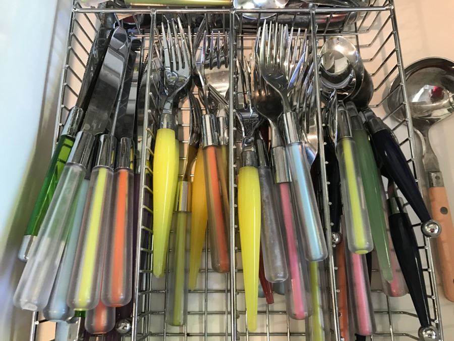 Stainless Steel Flatware With Storage Basket [Photo 3]