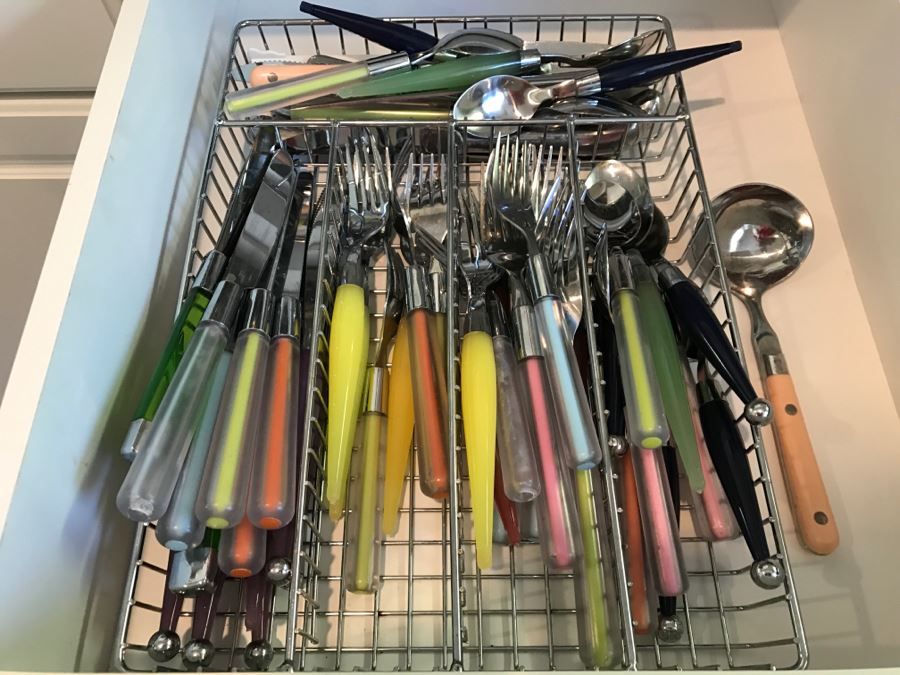 Stainless Steel Flatware With Storage Basket [Photo 2]