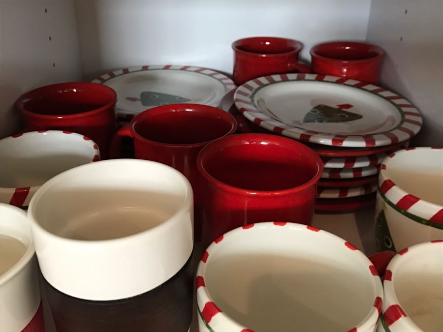 Various Holiday Themed Coffee Cups Mugs, Plates And Bowls [Photo 9]