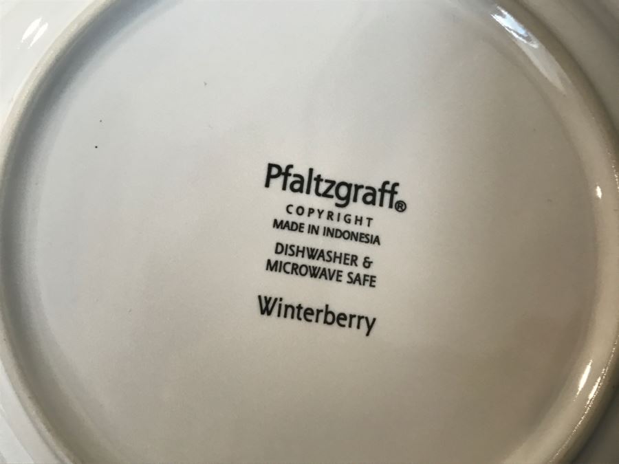 Various Holiday Themed Coffee Cups Mugs, Plates And Bowls [Photo 11]