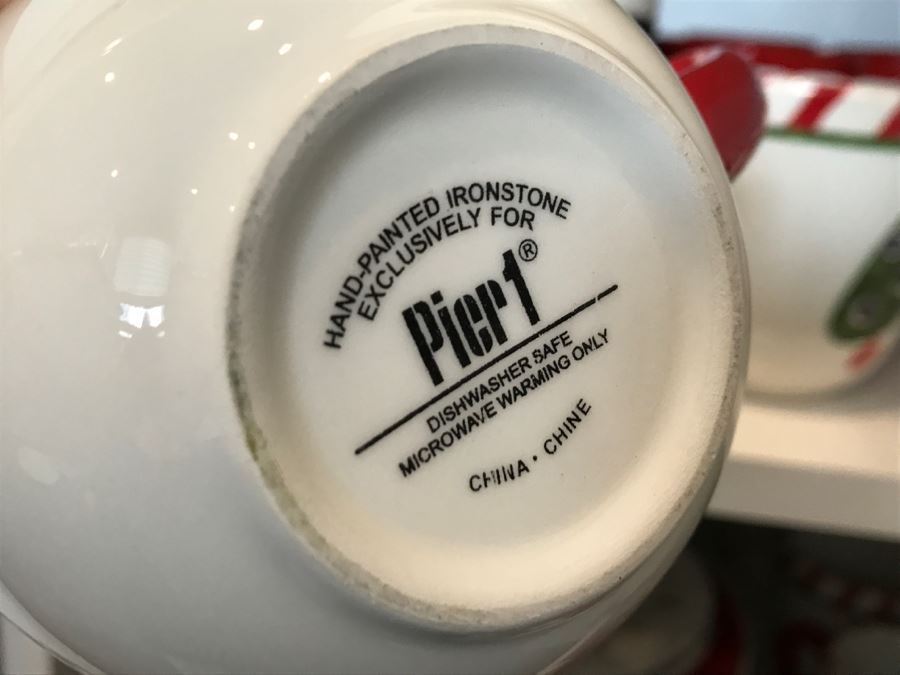 Various Holiday Themed Coffee Cups Mugs, Plates And Bowls [Photo 10]