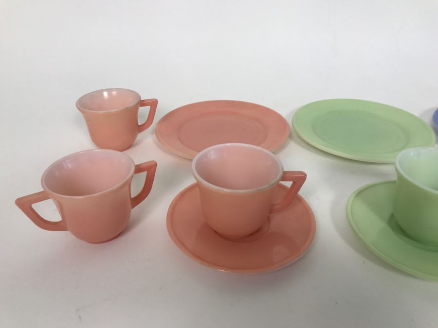 Vintage Colored Cups And Saucers [Photo 5]