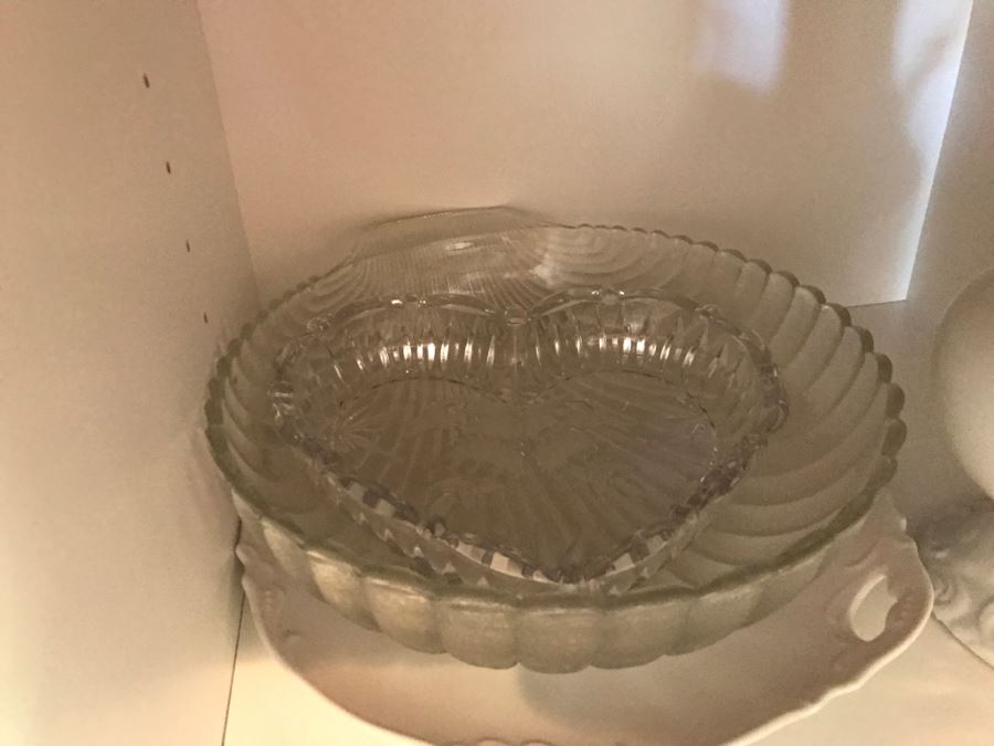 Kitchen Cupboard Lot With Various Glass Bowls, Ewer Pitcher - See Photos [Photo 5]