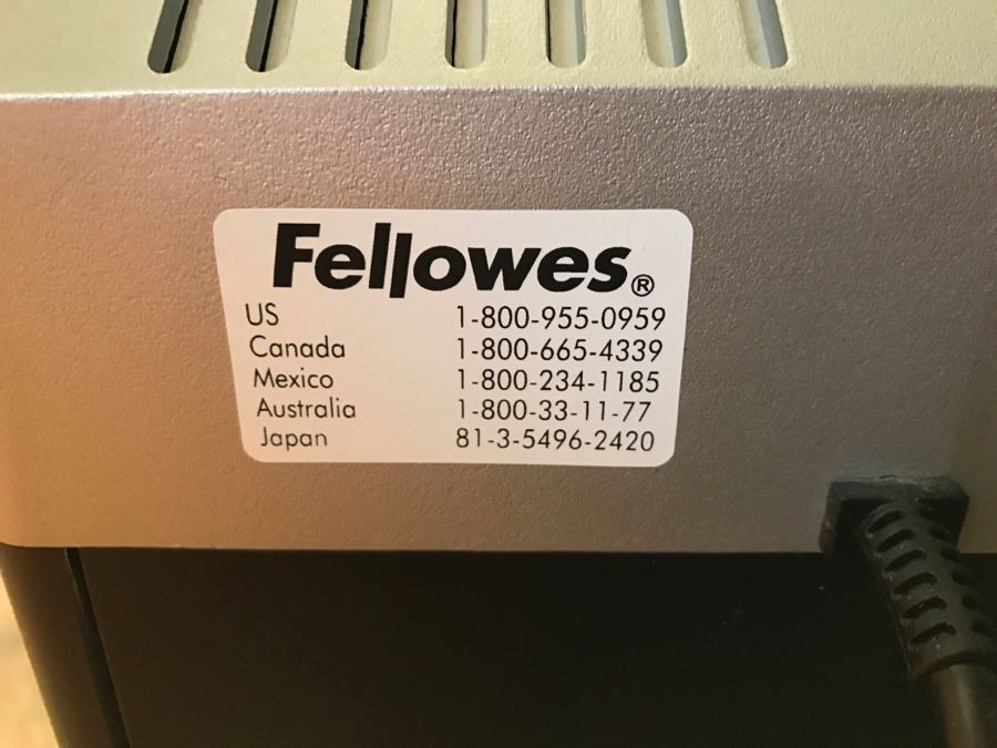 Fellowes Paper Shredder Model DM8C