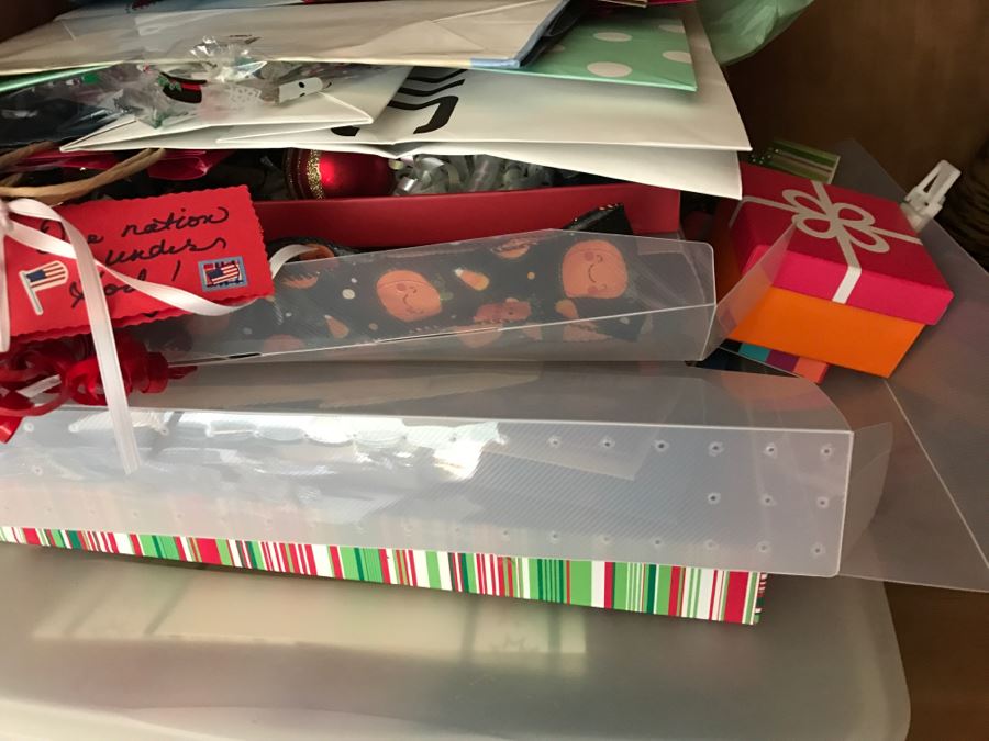 Lot Of Gift Bags And Wrapping Supplies [Photo 3]