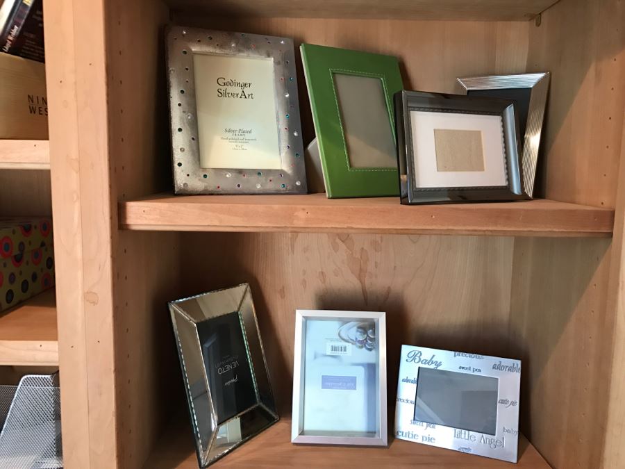 Picture Frame Lot [Photo 1]