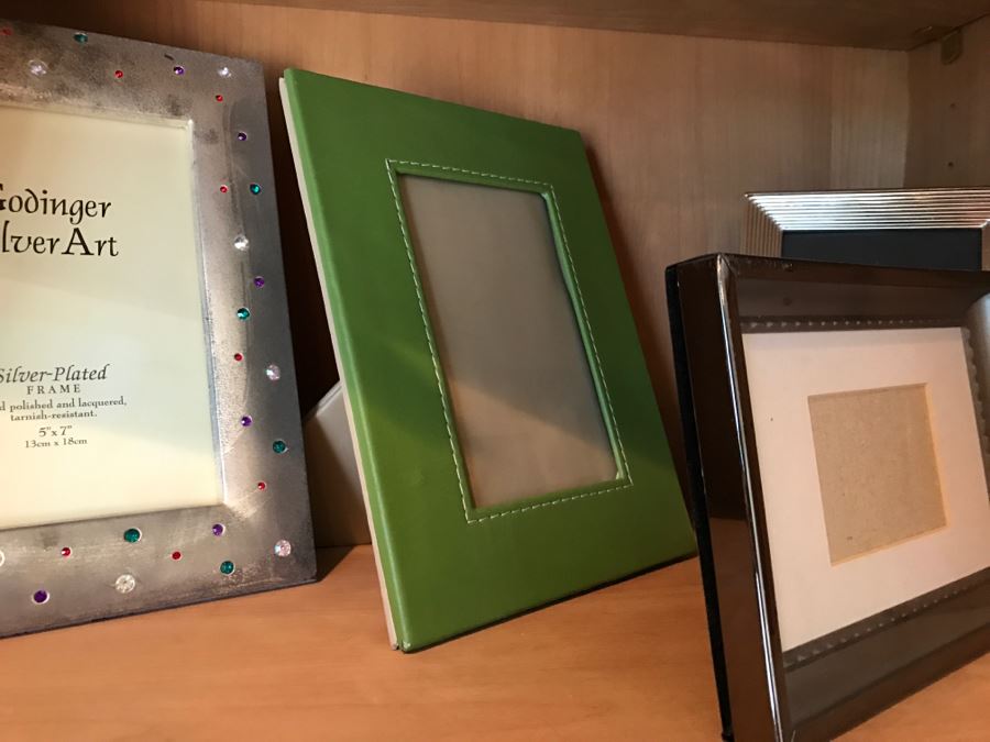 Picture Frame Lot [Photo 3]