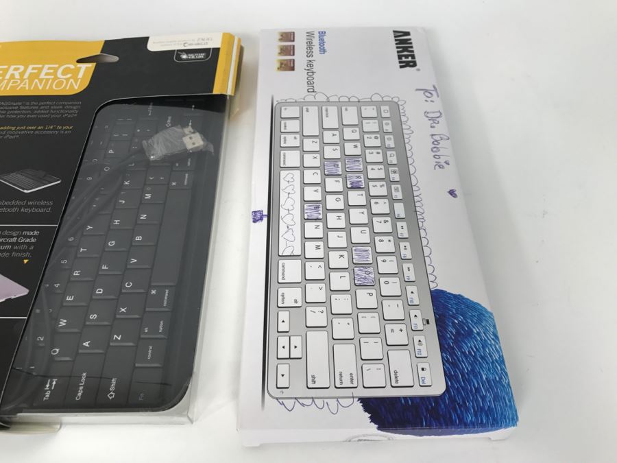 Pair Of Keyboards For Apple IPads [Photo 3]