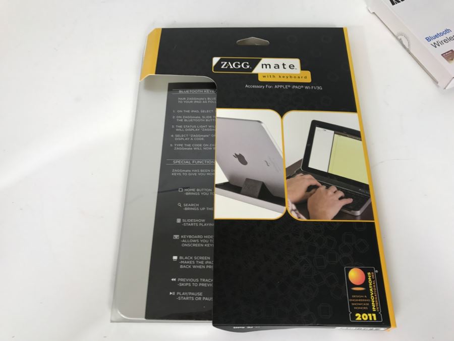 Pair Of Keyboards For Apple IPads [Photo 5]