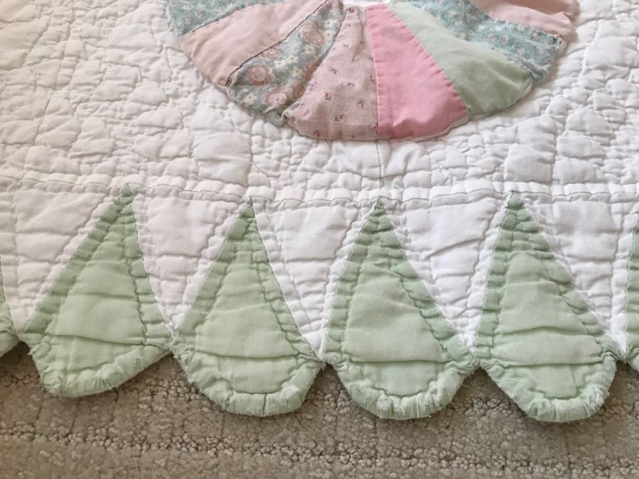 Vintage Handmade Quilt [Photo 4]