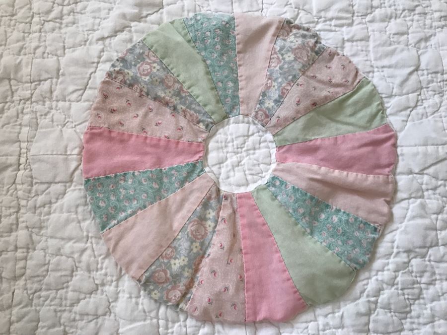 Vintage Handmade Quilt [Photo 3]