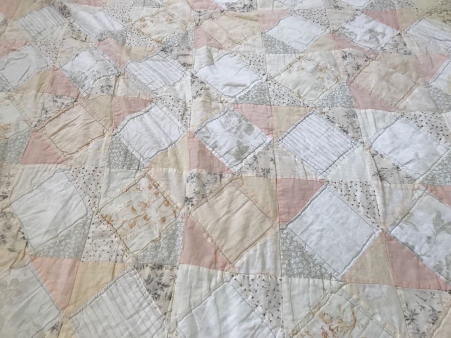 Vintage Handmade Quilt [Photo 5]