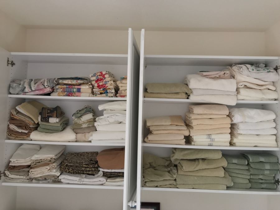 Huge Bath Towel, Sheets And Blanket Lot - See Photos [Photo 2]